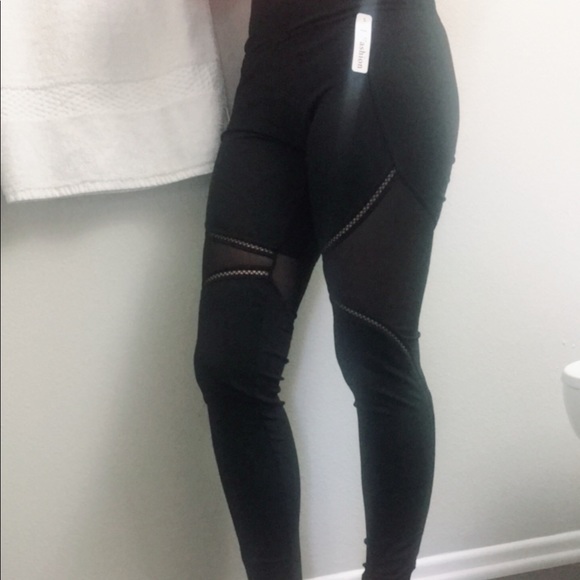 yoga pants - Picture 2 of 6